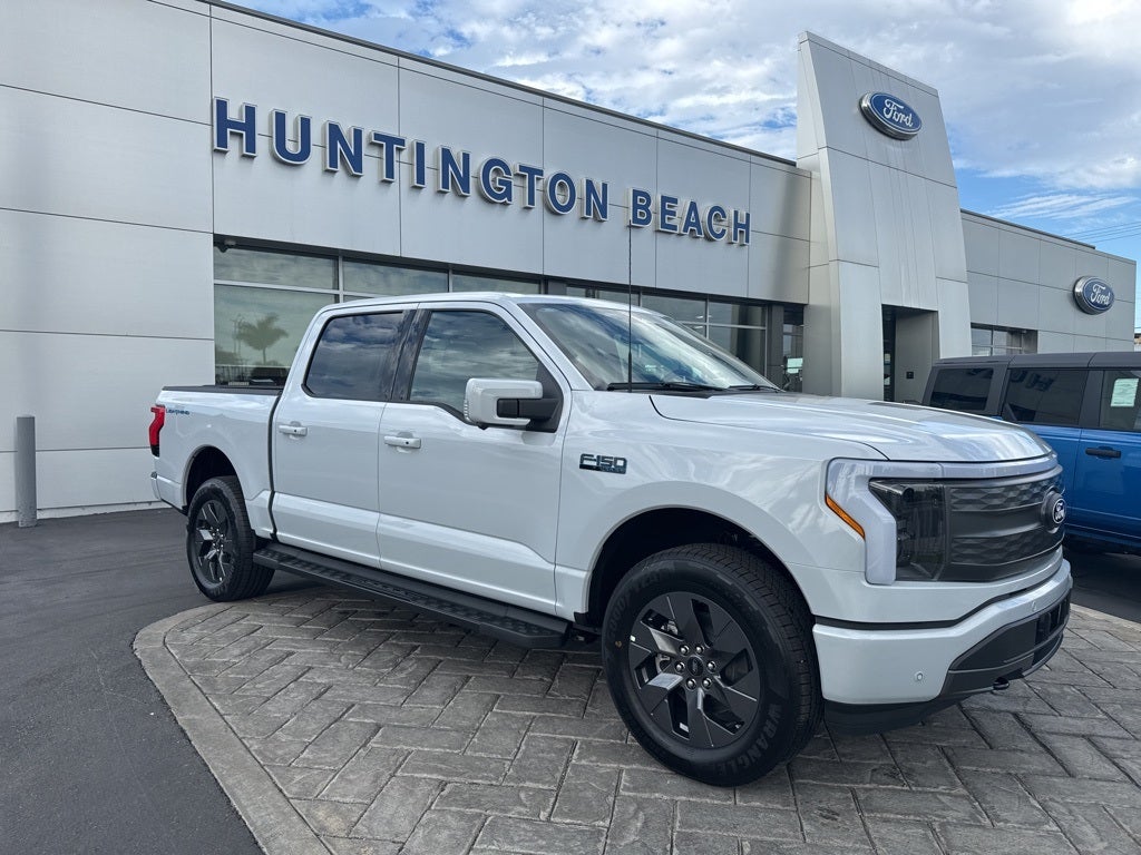 2025 Ford F-150 Lightning Lariat