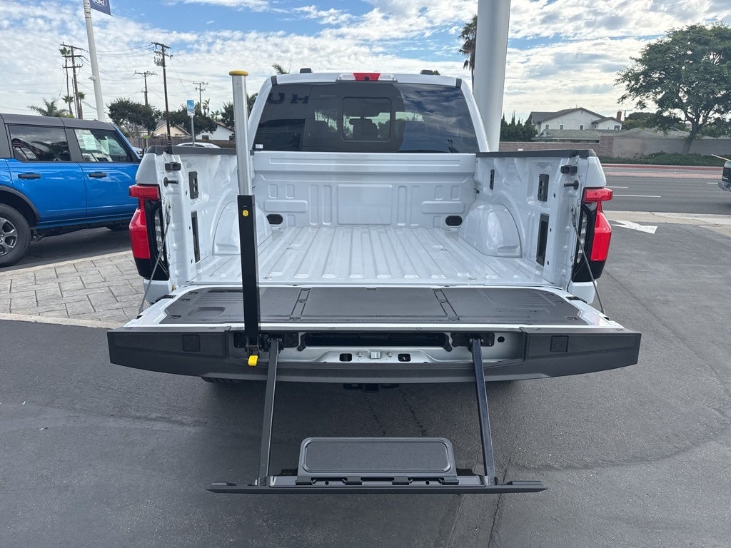 2025 Ford F-150 Lightning Lariat