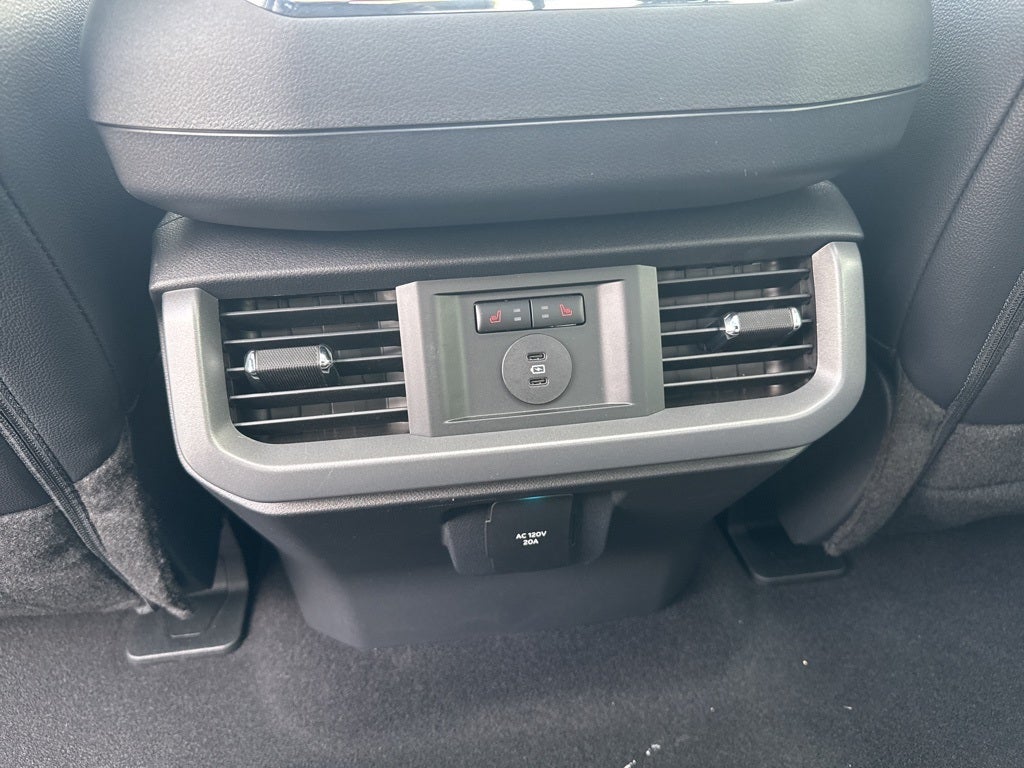 2025 Ford F-150 Lightning Lariat