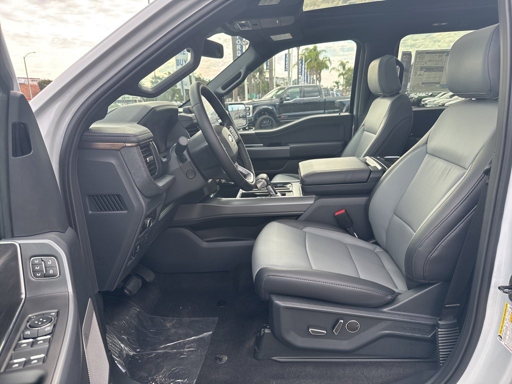 2025 Ford F-150 Lightning Lariat