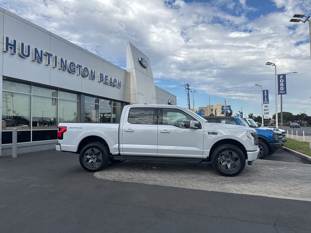 2025 Ford F-150 Lightning Lariat