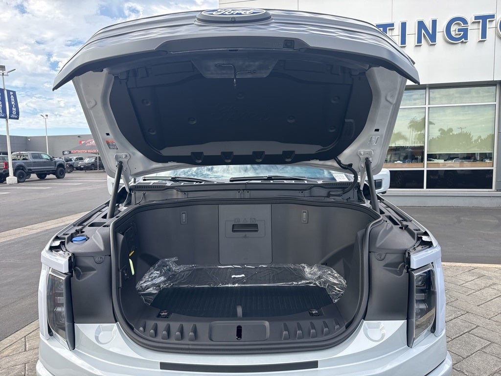 2025 Ford F-150 Lightning Lariat