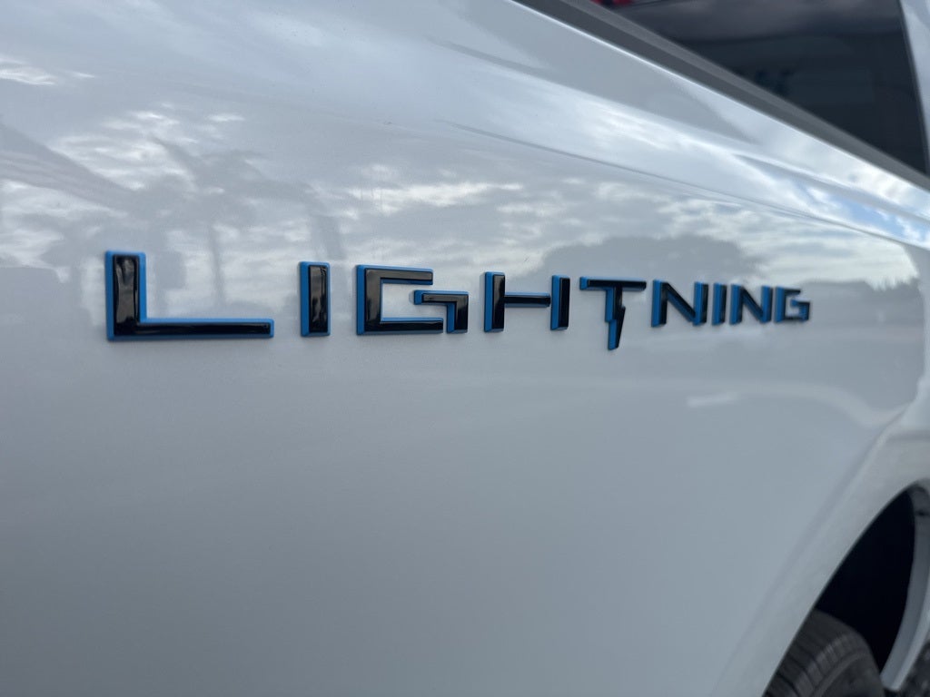 2025 Ford F-150 Lightning Lariat