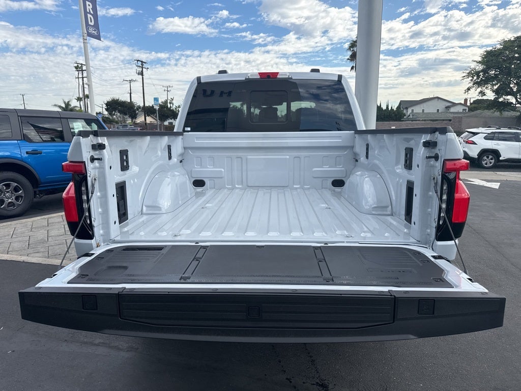 2025 Ford F-150 Lightning Lariat