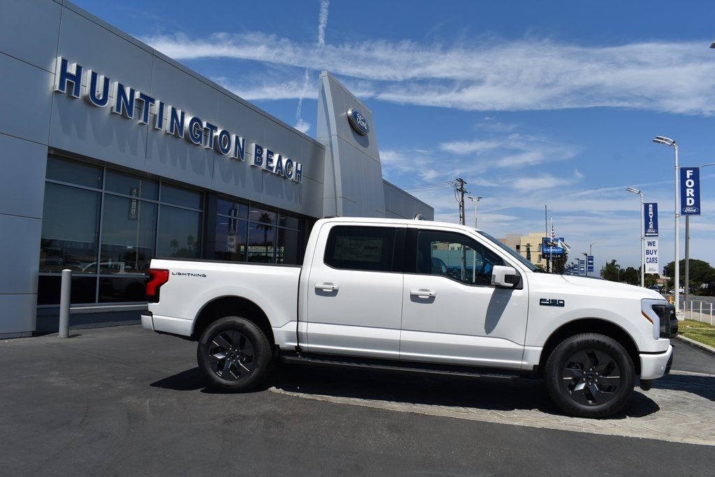2025 Ford F-150 Lightning Lariat