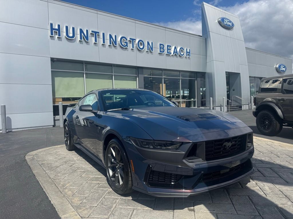 2026 Ford Mustang Dark Horse's photo