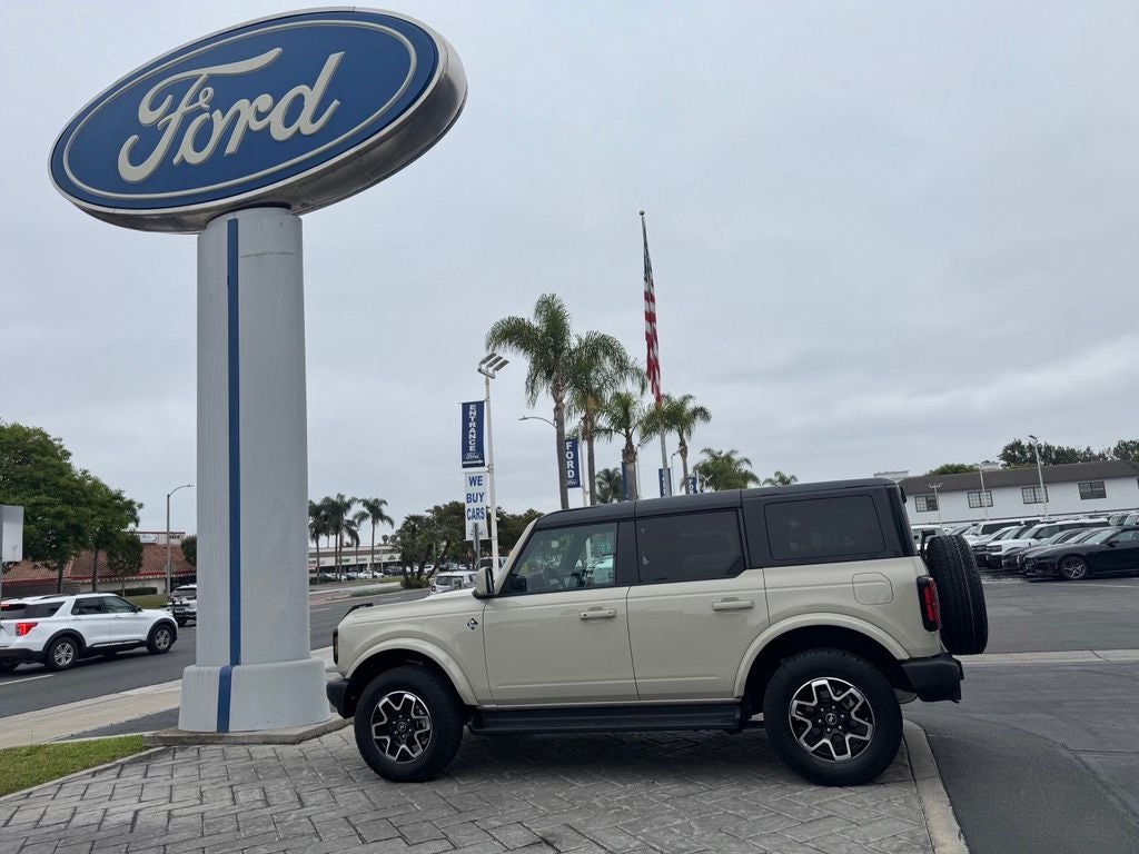 2025 Ford Bronco Outer Banks