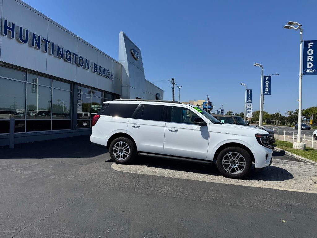 2025 Ford Expedition Active