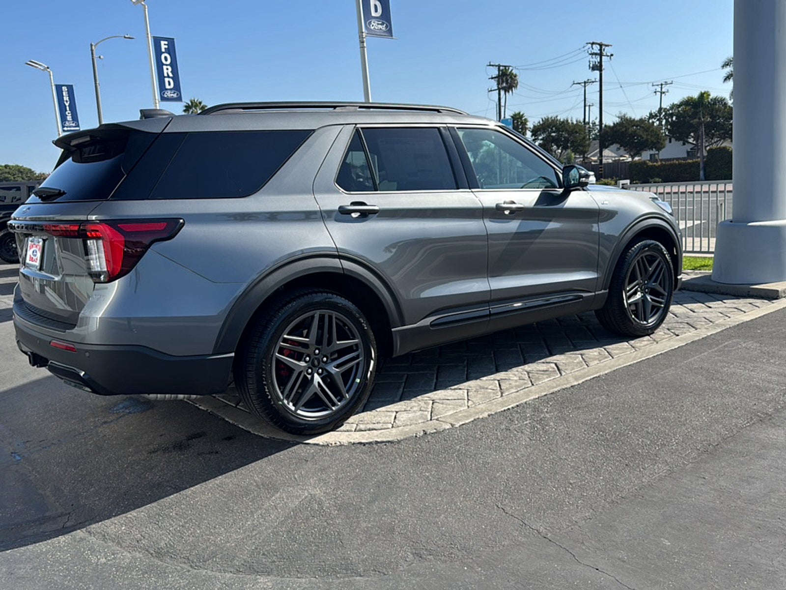 2026 Ford Explorer ST-Line