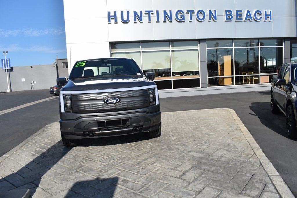 2025 Ford F-150 Lightning Lariat