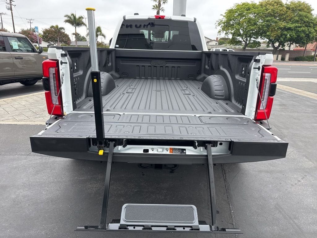 2026 Ford F-350SD Platinum DRW