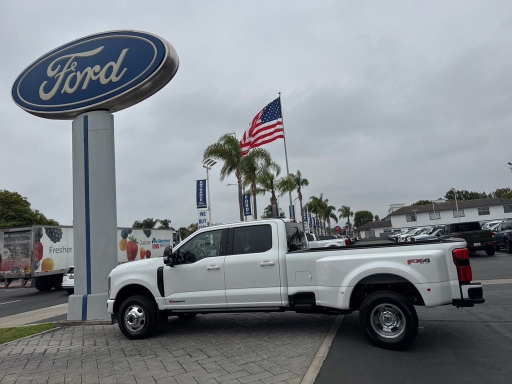 2026 Ford F-350SD Platinum DRW