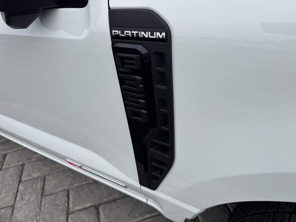 2026 Ford F-350SD Platinum DRW