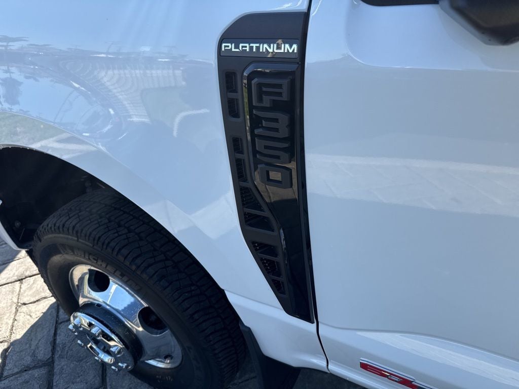 2026 Ford F-350SD Platinum DRW