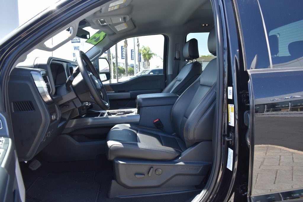 2025 Ford F-350SD Lariat DRW