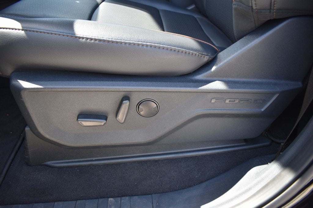 2025 Ford F-350SD Lariat DRW