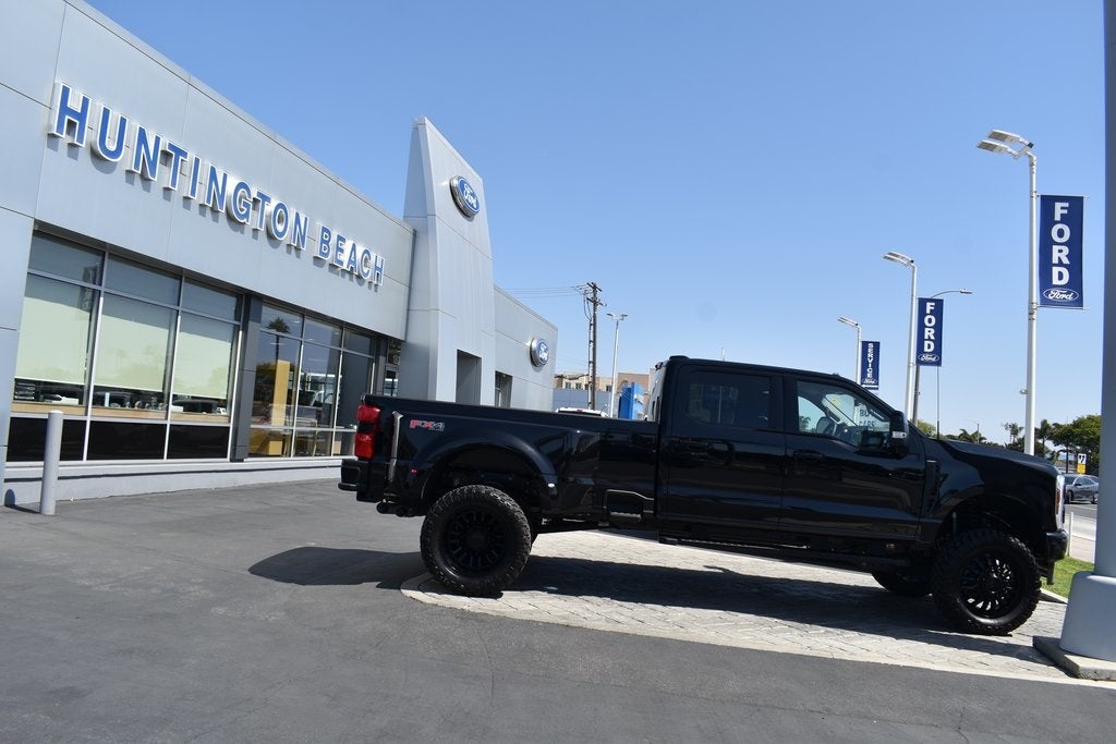 2025 Ford F-350SD Lariat DRW