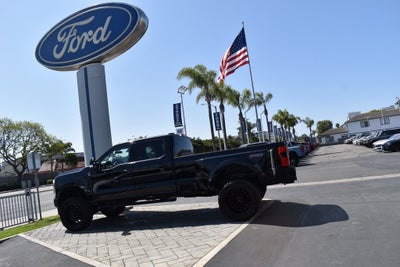 2025 Ford F-350SD Lariat DRW