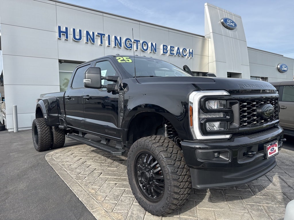 2025 Ford F-350SD Lariat DRW