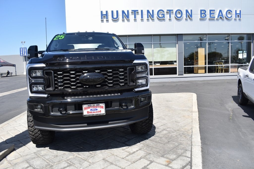 2025 Ford F-350SD Lariat DRW