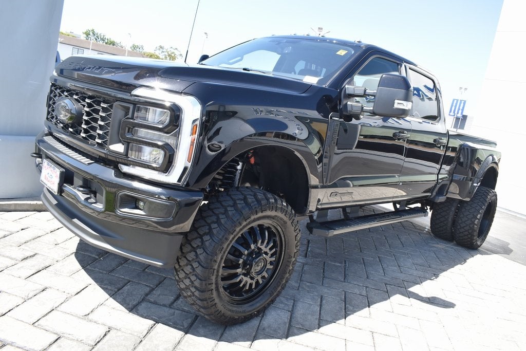 2025 Ford F-350SD Lariat DRW