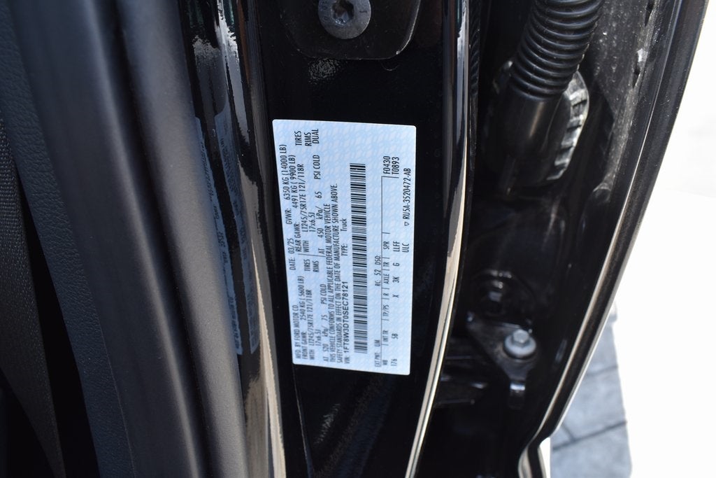 2025 Ford F-350SD Lariat DRW