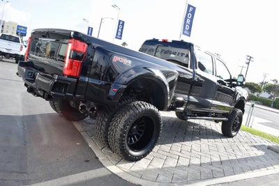 2025 Ford F-350SD Lariat DRW