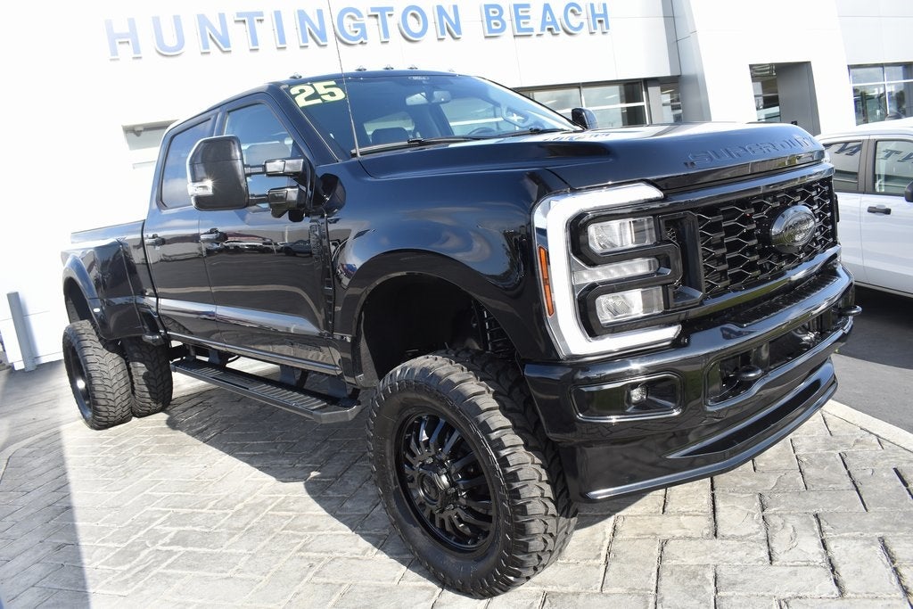 2025 Ford F-350SD Lariat DRW