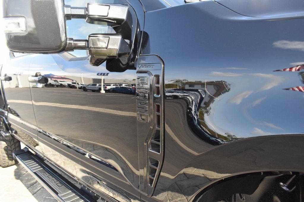 2025 Ford F-350SD Lariat DRW