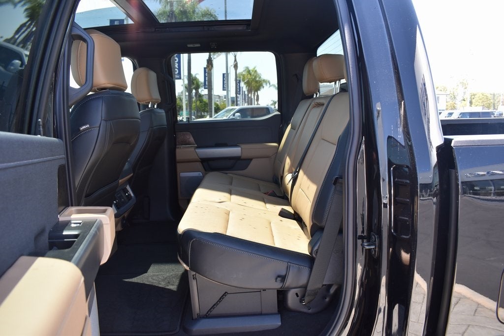 2025 Ford F-450SD Lariat DRW