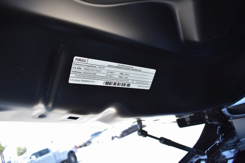 2025 Ford F-450SD Lariat DRW