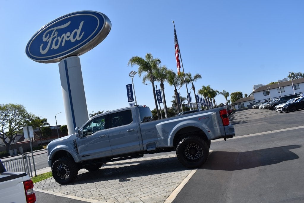 2025 Ford F-450SD Lariat DRW