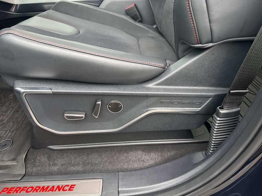 2025 Ford F-150 Raptor R