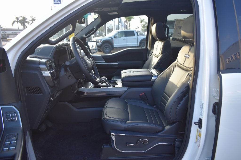 2025 Ford F-150 Platinum