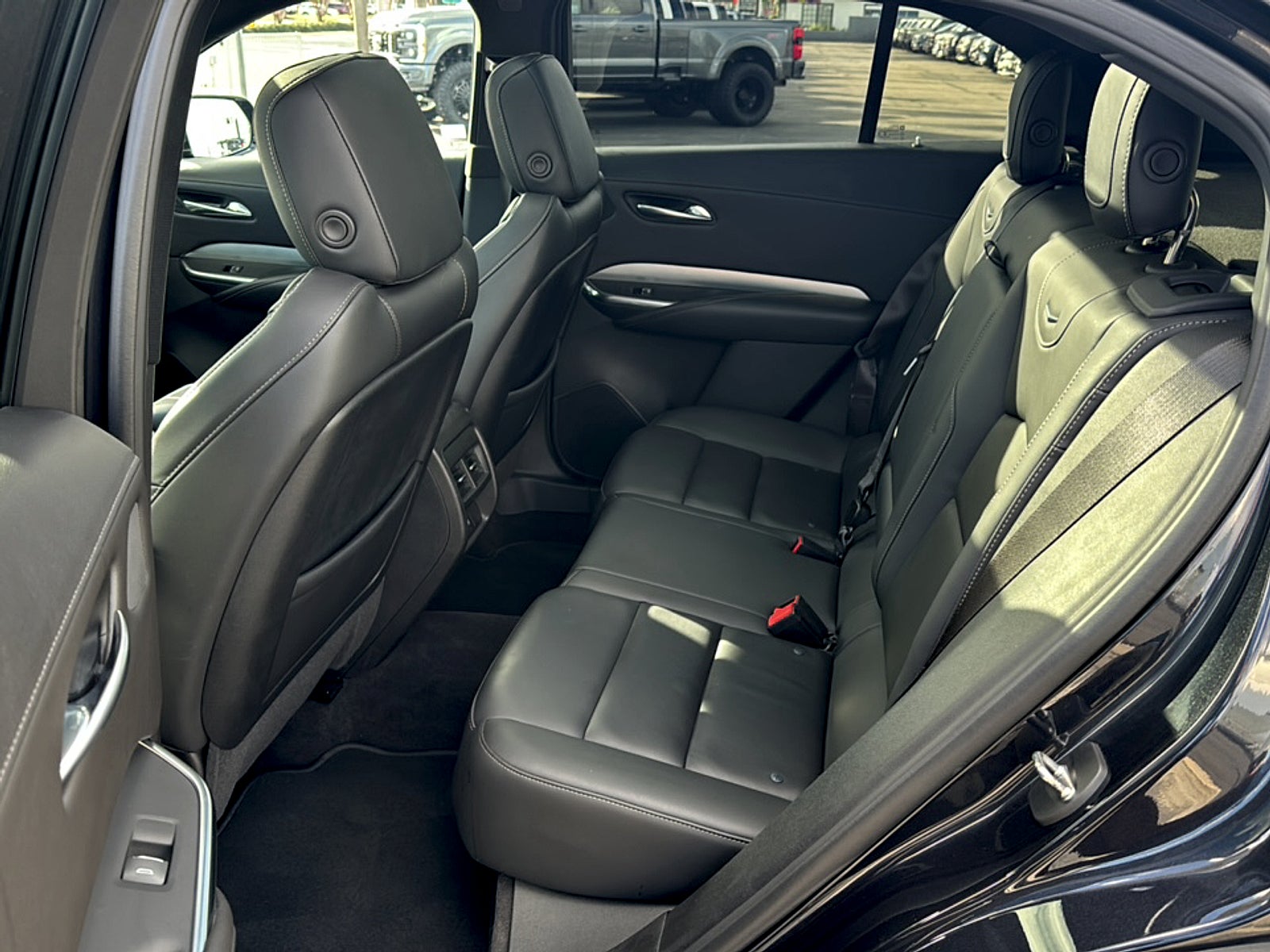2022 Cadillac XT4 FWD Premium Luxury