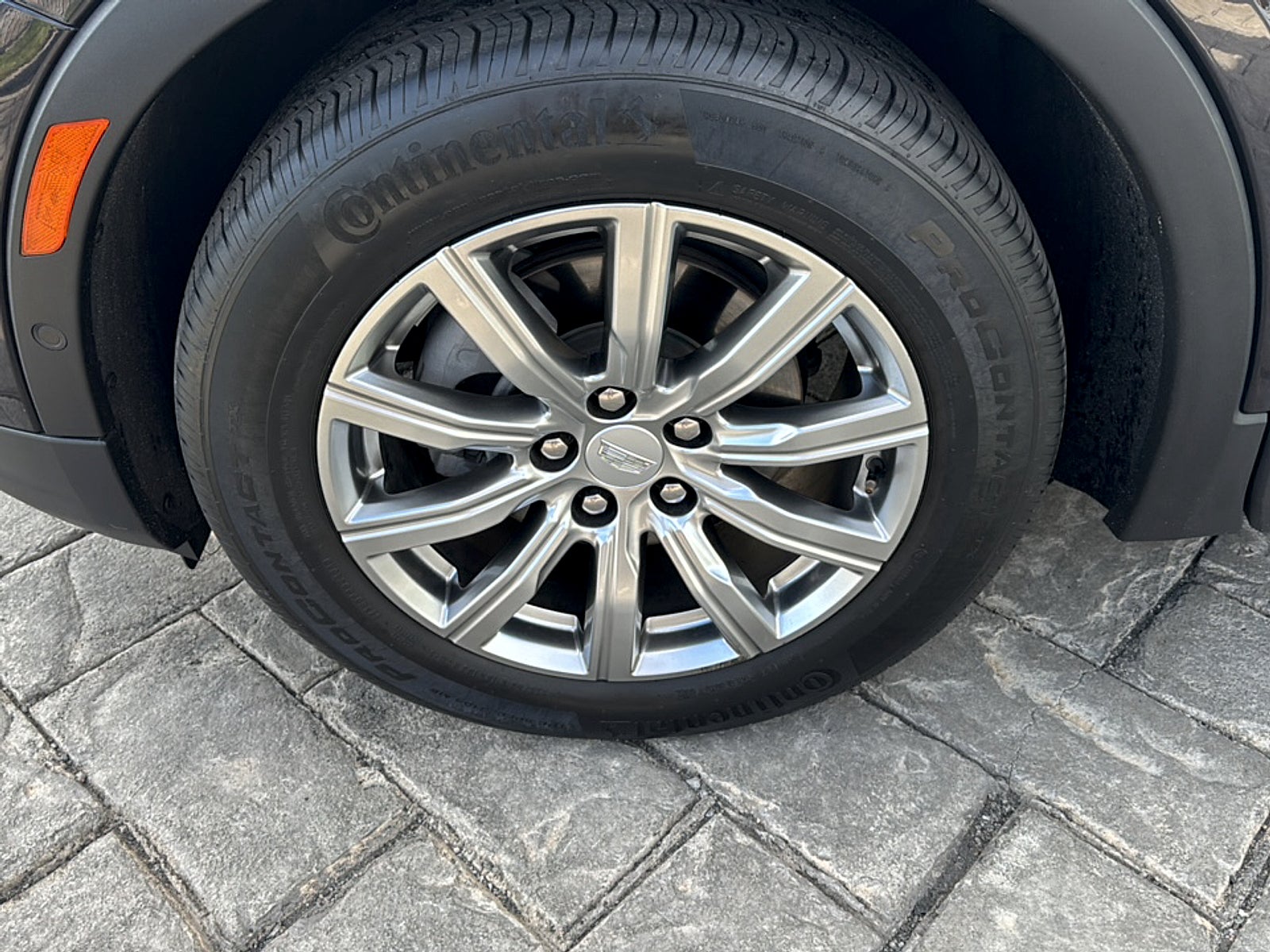 2022 Cadillac XT4 FWD Premium Luxury