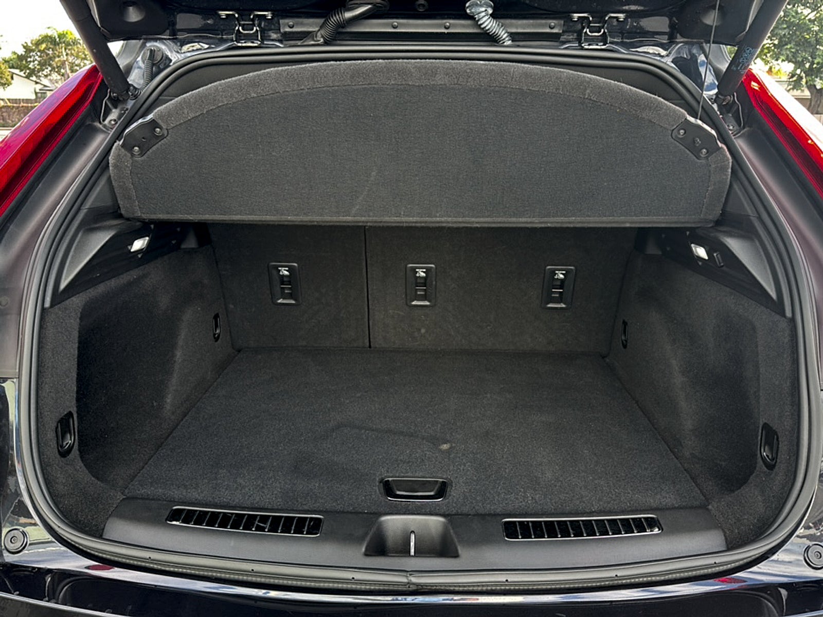 2022 Cadillac XT4 FWD Premium Luxury