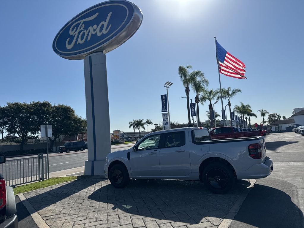 2026 Ford Maverick Lobo Standard