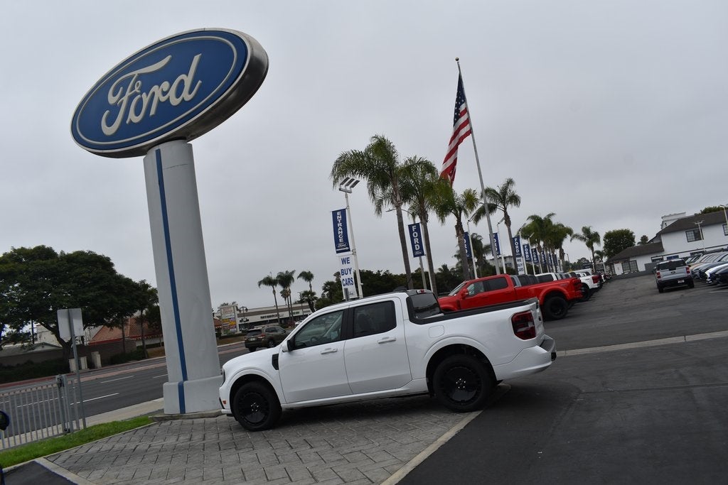 2025 Ford Maverick Lobo Standard