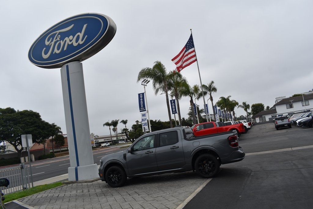 2025 Ford Maverick Lobo Standard