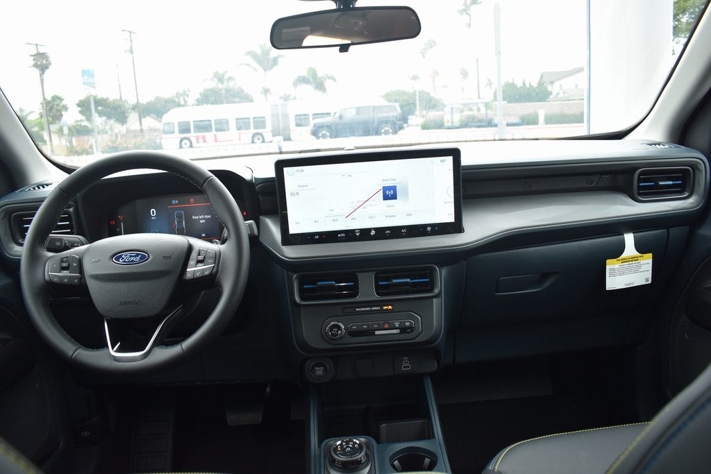 2025 Ford Maverick Lobo Standard