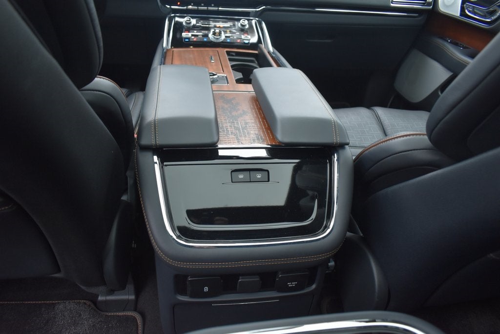 2024 Lincoln Navigator Black Label
