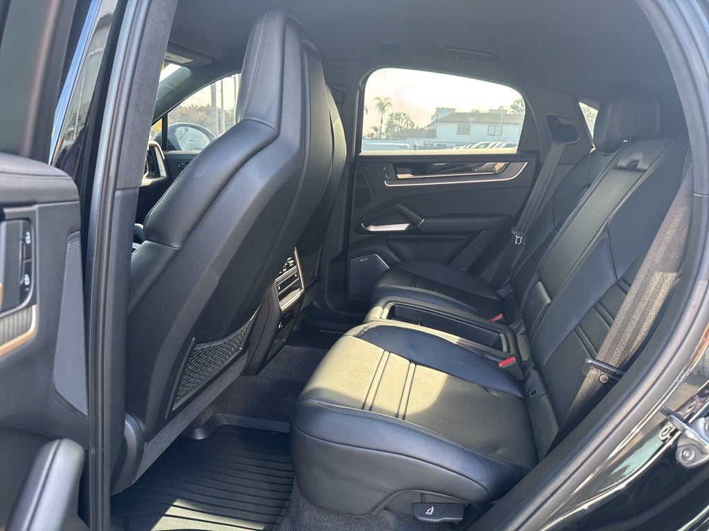 2024 Porsche Cayenne Coupe Turbo GT