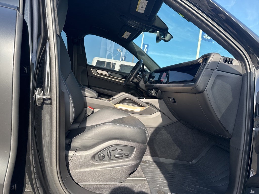 2024 Porsche Cayenne Coupe Turbo GT